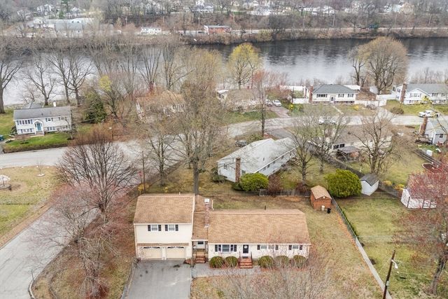 6 Broadview Rd, Lowell, MA 01852