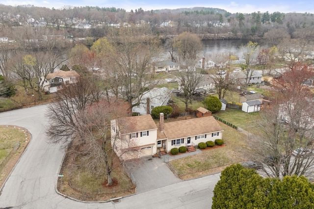 6 Broadview Rd, Lowell, MA 01852