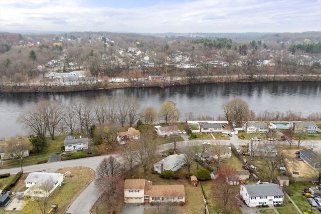 6 Broadview Rd, Lowell, MA 01852