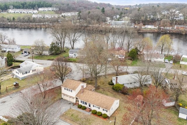 6 Broadview Rd, Lowell, MA 01852