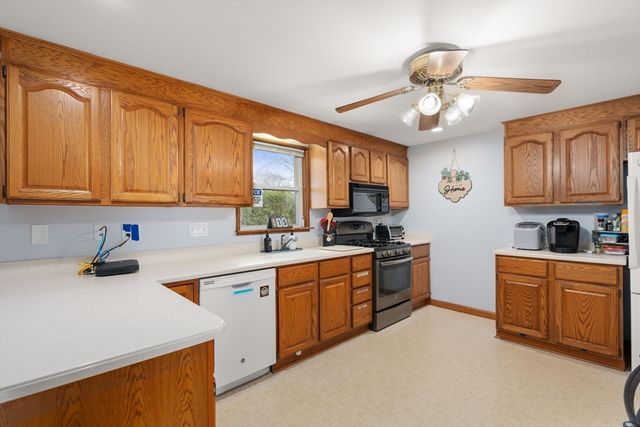 6 Broadview Rd, Lowell, MA 01852