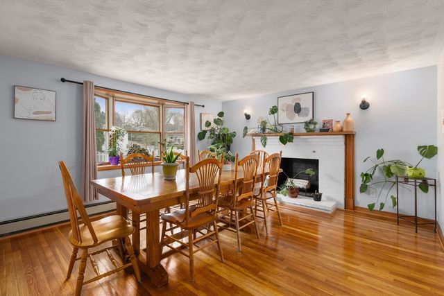 6 Broadview Rd, Lowell, MA 01852
