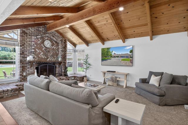 8420 W Fairoaks Rd, Tracy, CA 95304