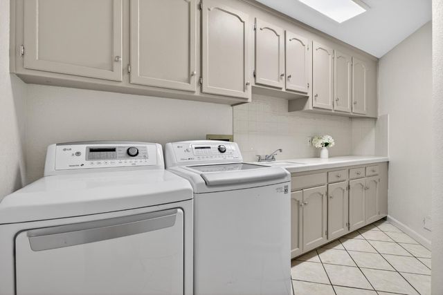 8420 W Fairoaks Rd, Tracy, CA 95304