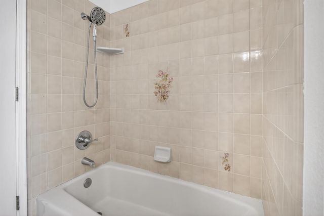 8420 W Fairoaks Rd, Tracy, CA 95304