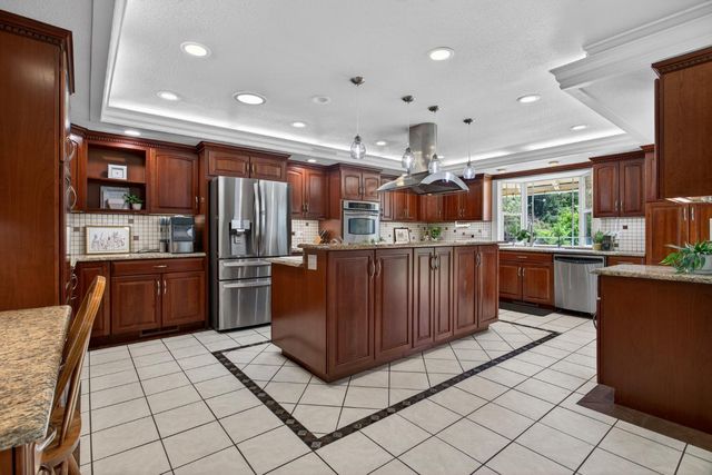 8420 W Fairoaks Rd, Tracy, CA 95304