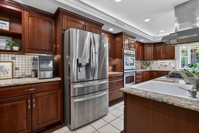 8420 W Fairoaks Rd, Tracy, CA 95304