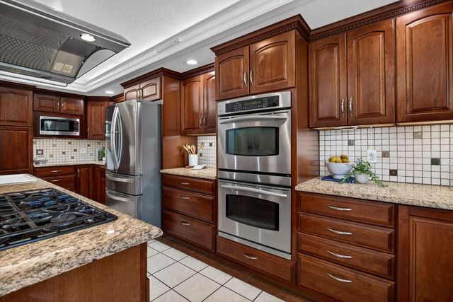 8420 W Fairoaks Rd, Tracy, CA 95304