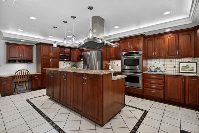 8420 W Fairoaks Rd, Tracy, CA 95304