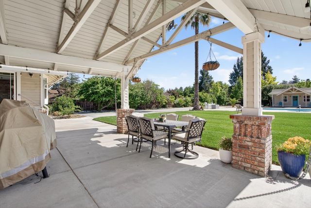 8420 W Fairoaks Rd, Tracy, CA 95304