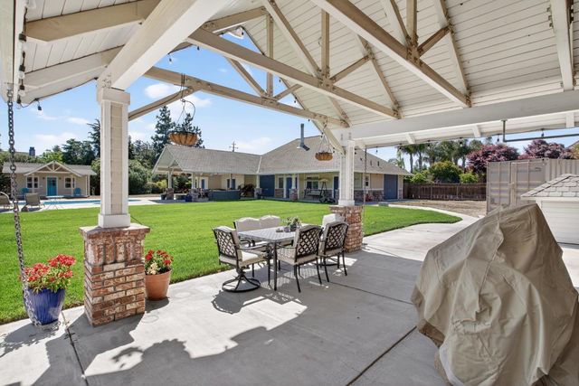 8420 W Fairoaks Rd, Tracy, CA 95304