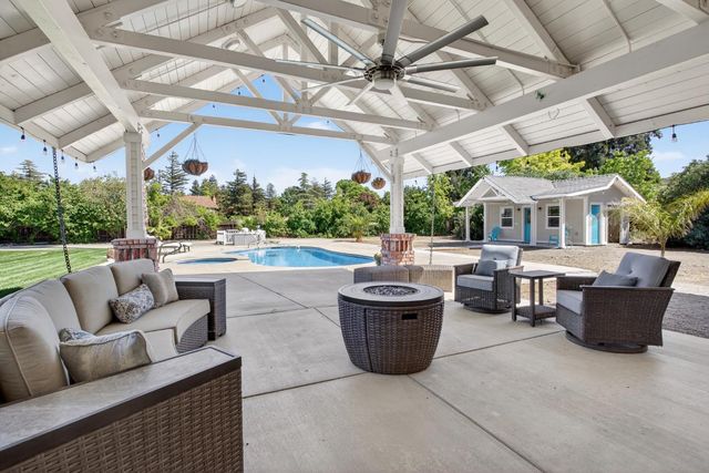 8420 W Fairoaks Rd, Tracy, CA 95304