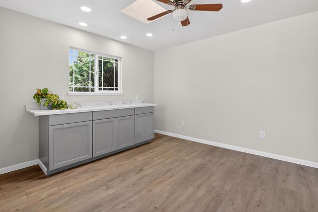 8420 W Fairoaks Rd, Tracy, CA 95304