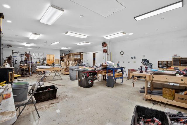 8420 W Fairoaks Rd, Tracy, CA 95304