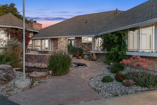 8420 W Fairoaks Rd, Tracy, CA 95304