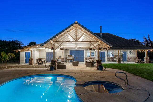 8420 W Fairoaks Rd, Tracy, CA 95304