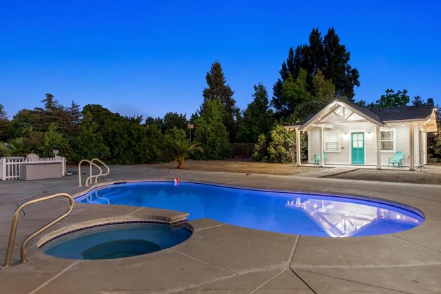 8420 W Fairoaks Rd, Tracy, CA 95304