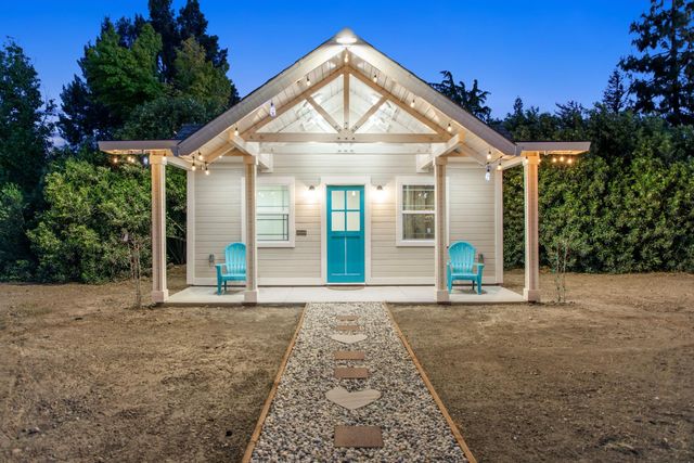 8420 W Fairoaks Rd, Tracy, CA 95304