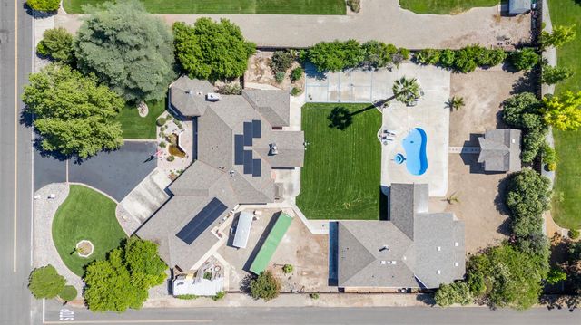 8420 W Fairoaks Rd, Tracy, CA 95304