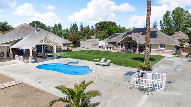 8420 W Fairoaks Rd, Tracy, CA 95304