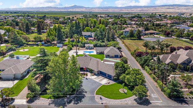 8420 W Fairoaks Rd, Tracy, CA 95304