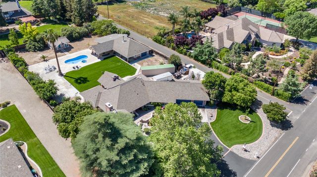 8420 W Fairoaks Rd, Tracy, CA 95304