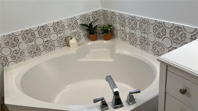 10705 NW 75th Terrace 10705, Doral, FL 33178