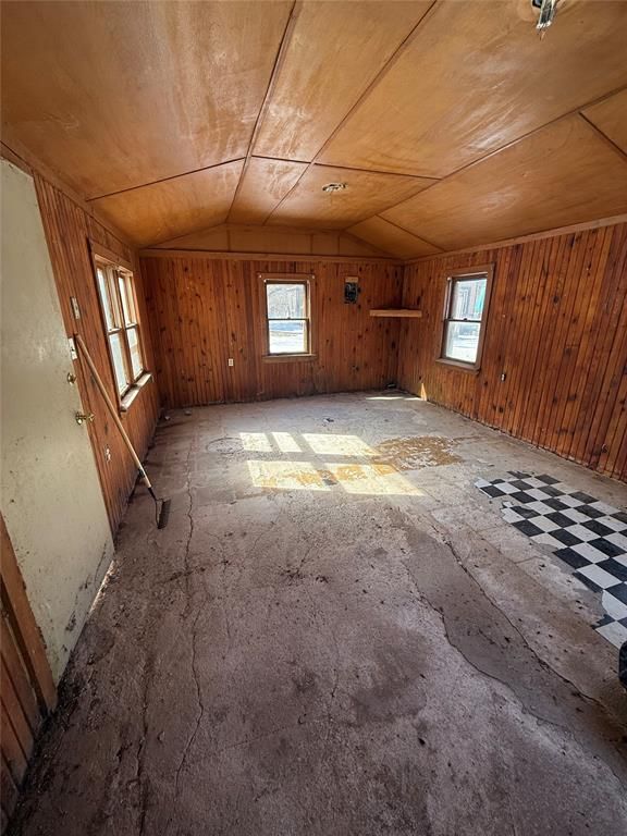 Image 8 of property listing at 21134 E Eighth Street, Hinton, OK 73047