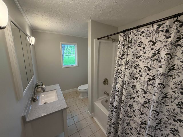 1822 N BROADWAY, Council Bluffs, IA 51503
