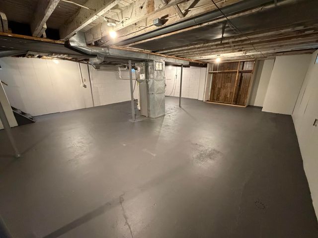 1822 N BROADWAY, Council Bluffs, IA 51503
