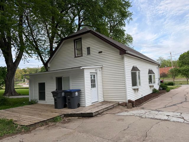 1822 N BROADWAY, Council Bluffs, IA 51503