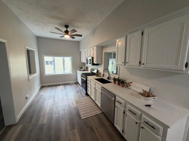 1822 N BROADWAY, Council Bluffs, IA 51503