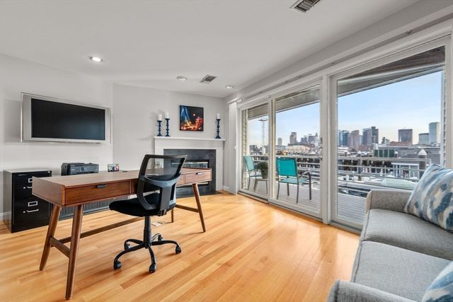 11 Constellation Wharf 11, Boston, MA 02129