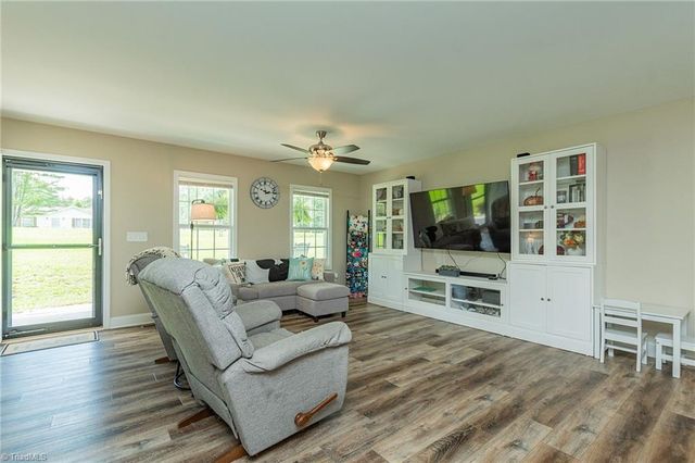 185 Broadway Road, Lexington, NC 27295