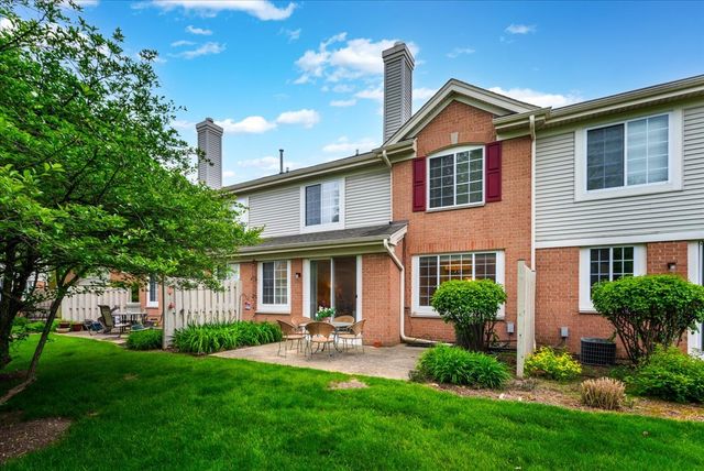 908 WINNERS CUP Court, Naperville, IL 60564