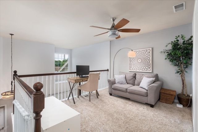 908 WINNERS CUP Court, Naperville, IL 60564
