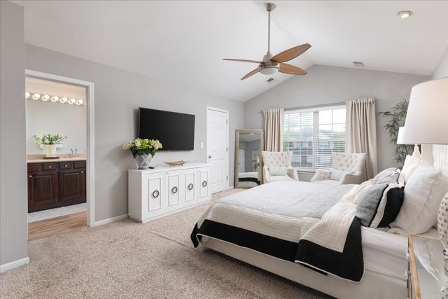 908 WINNERS CUP Court, Naperville, IL 60564
