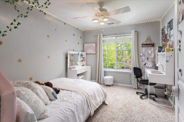 908 WINNERS CUP Court, Naperville, IL 60564