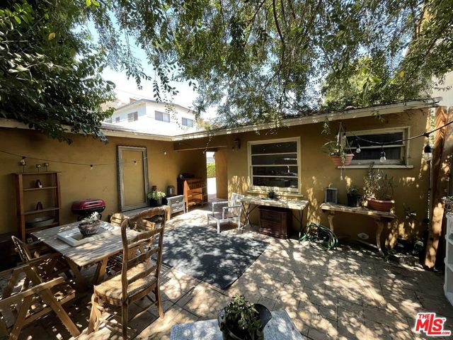 14940 Dickens St 1, Sherman Oaks, CA 91403