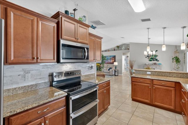 2 SEOANE COURT, Palm Coast, FL 32164