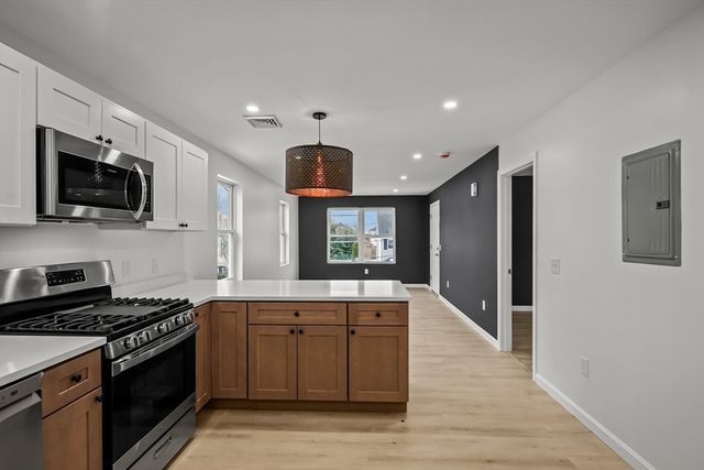 19 Newbury St, Providence, RI 02904