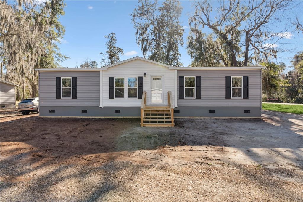 13 Faye Drive, Midway, GA 31320