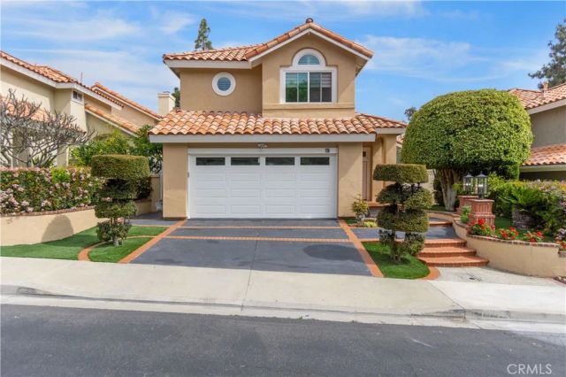 15 Tierra Vista, Laguna Hills, CA 92653