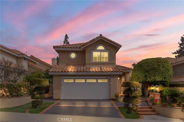 15 Tierra Vista, Laguna Hills, CA 92653