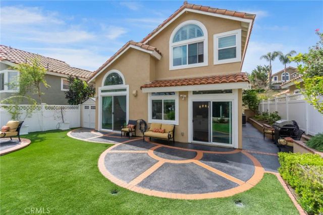 15 Tierra Vista, Laguna Hills, CA 92653