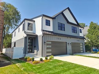 104 N Evergreen Avenue, Elmhurst, IL 60126