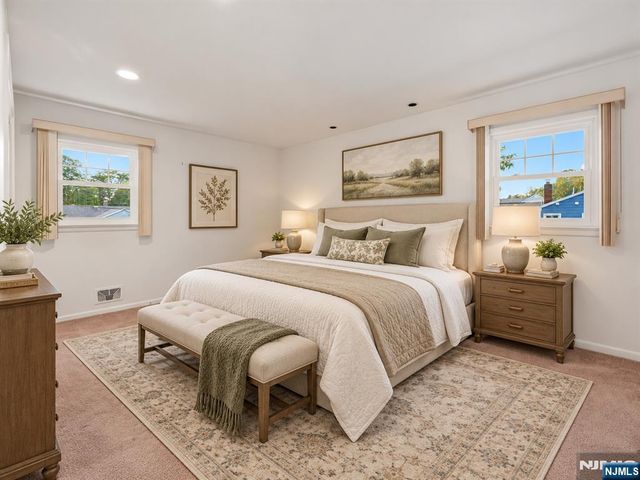 10 Aldom Circle, Caldwell, NJ 07006