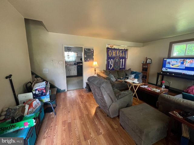 1346 CLARKE RD, Abington, PA 19001