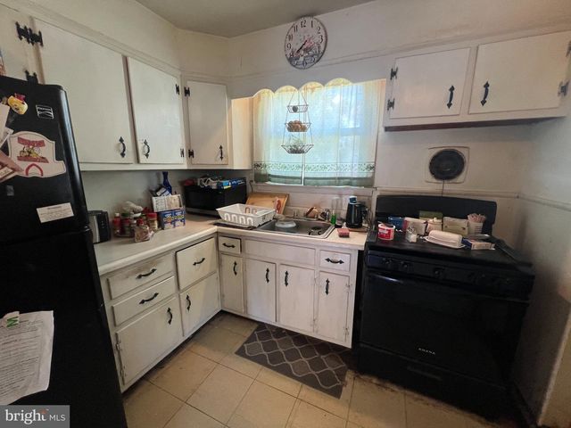 1346 CLARKE RD, Abington, PA 19001