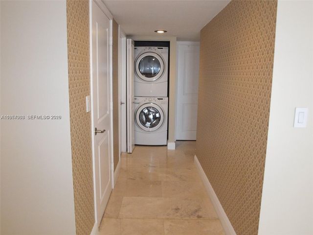 1901 Brickell Ave B1714, Miami, FL 33129